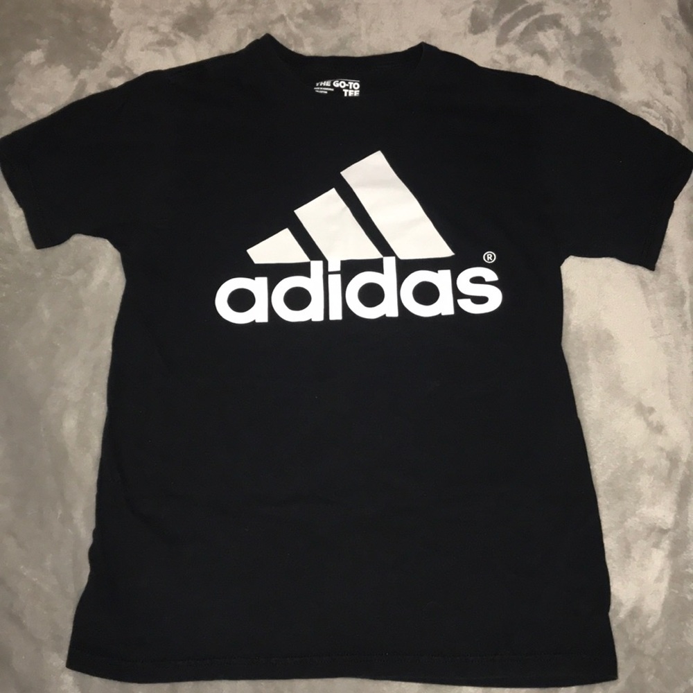 Black ADIDAS t-shirt